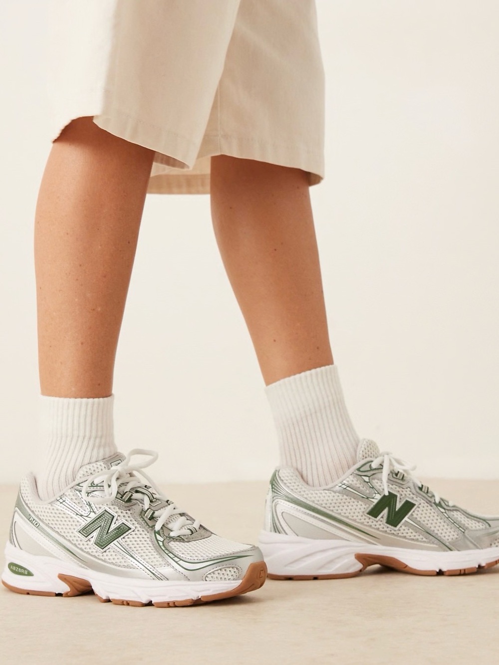 New Balance 740 Unisex sneakers in silver and green